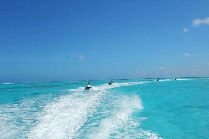 Medium Combo in Moorea of 2 hours of Jetski and 2h30 of Quad