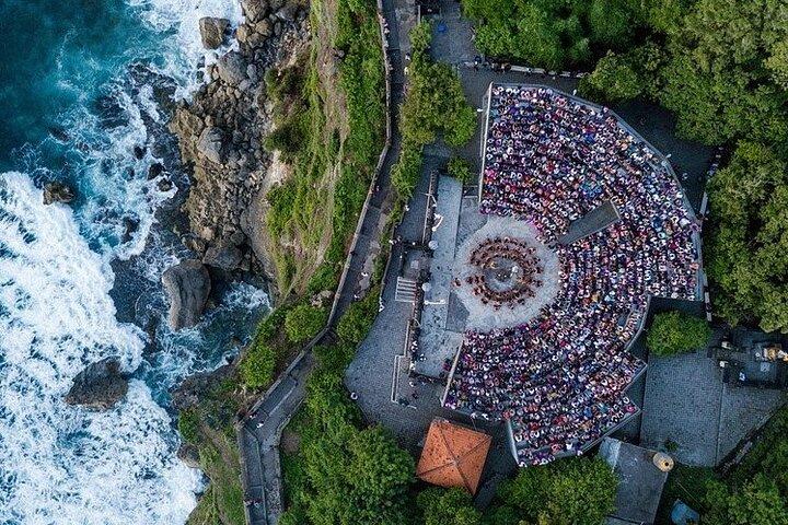 ウルワツ寺院とサンセットケチャファイヤーダンスツアー