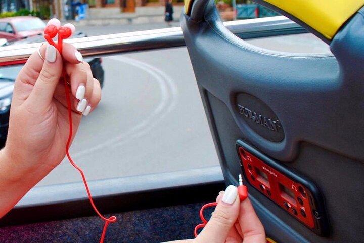 Tour della città Tbilisi su autobus rosso