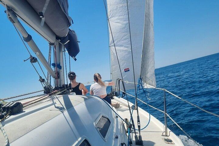 ザダルからの素敵な 36 フィートのヨットでの船長との半日セーリング | SUPとシュノーケル