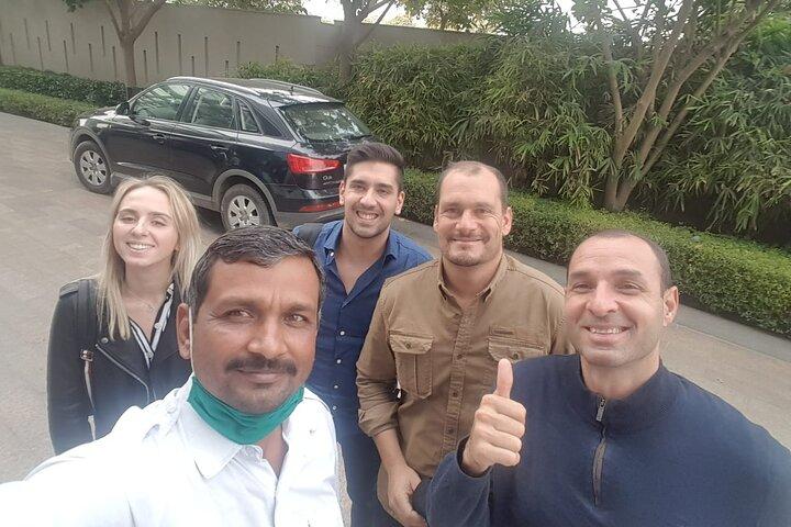Tour privato di un'intera giornata a New Delhi con ritiro