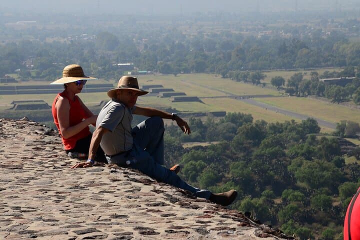 Historical downtown Mexico City & Teotihuacan Pyramids Mezcal tasting