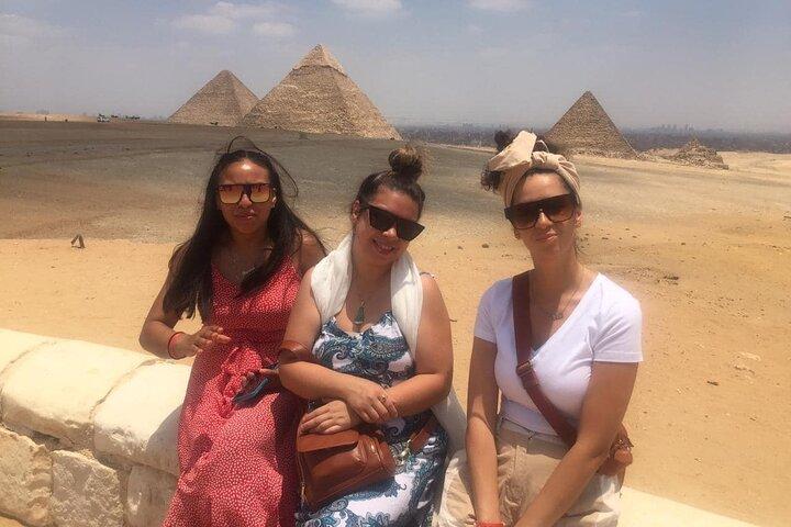 8 uur Gizeh-piramides, Sakkara-piramides, de oude stad van Memphis, lunch en kameelrit