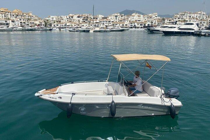 MANGO 5m 5pax - Ulicenseret båd i Puerto Banús, Marbella