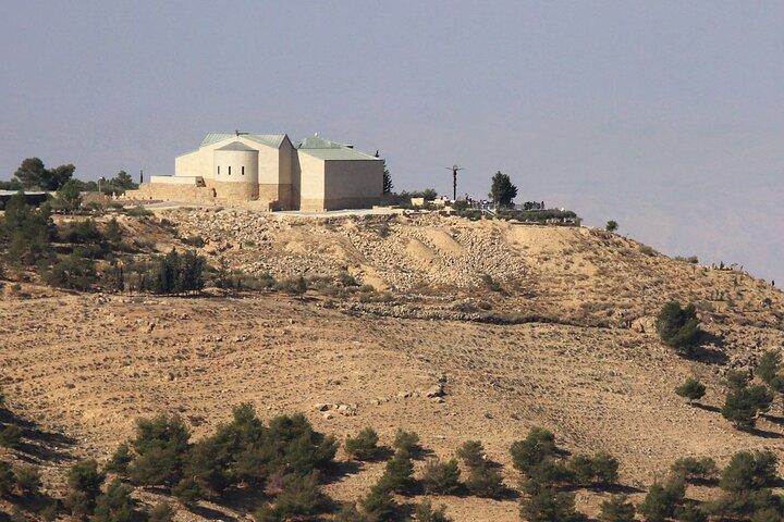 Madaba Mount Nebo Baptismo e Mar Morto Visita guiada privada