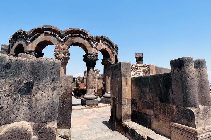 アルメニアのユネスコの宝石 : Echmiadzin, Hripsime & Zvartnots