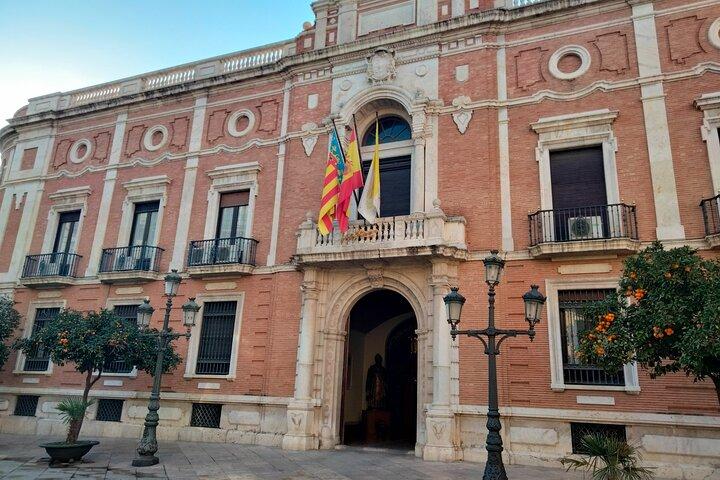 Tour of the Borgias with Cathedral included in Valencia