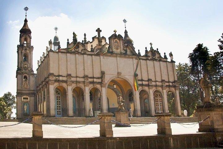 Festival Meskel Privado de 3 Dias, Excursão pela Cidade de Adis Abeba e Mosteiro Debre Libanos