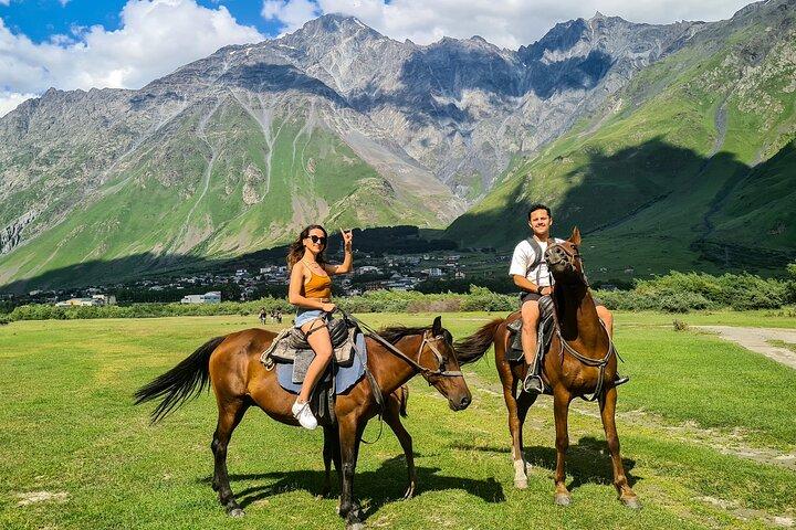 Private Kazbegi Tour: Gergeti, Ananuri & Landschaft Ansichten