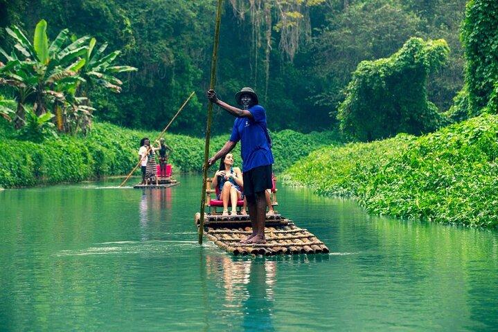 Martha Brae River Rafting med kalksten massage Falmouth Jamaica