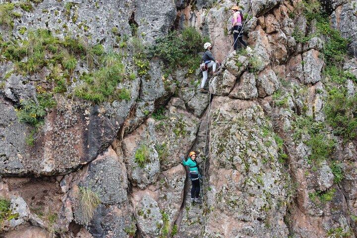 Cusco Extreme Adventure : Klettersteig, Zipline & Rappel Tour