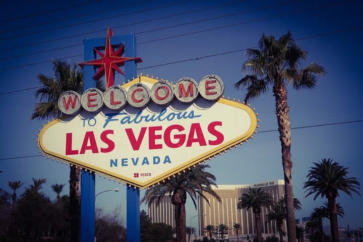 Las Vegas: The Strip's Celebrity Chefs Tour or Downtown Food Tour