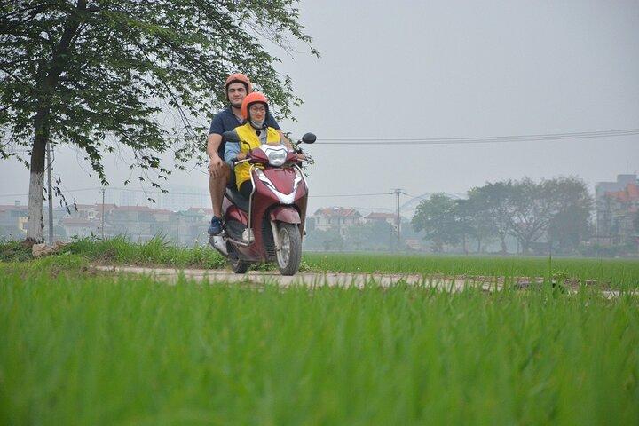Hanoi Countryside Motortours met vrouwelijke rijders