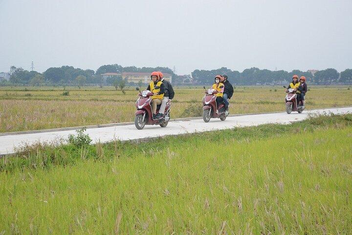 Hanoi Countryside Motortours met vrouwelijke rijders