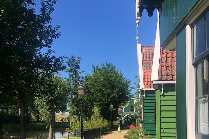 Dreamy Dutch Villages Tour: Giethoorn, Zaanse Schans & More