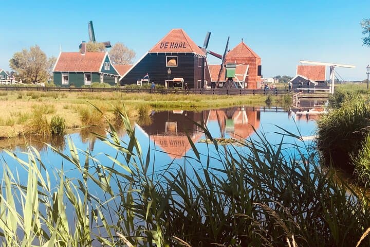 Dreamy Dutch Villages Tour: Giethoorn, Zaanse Schans & More
