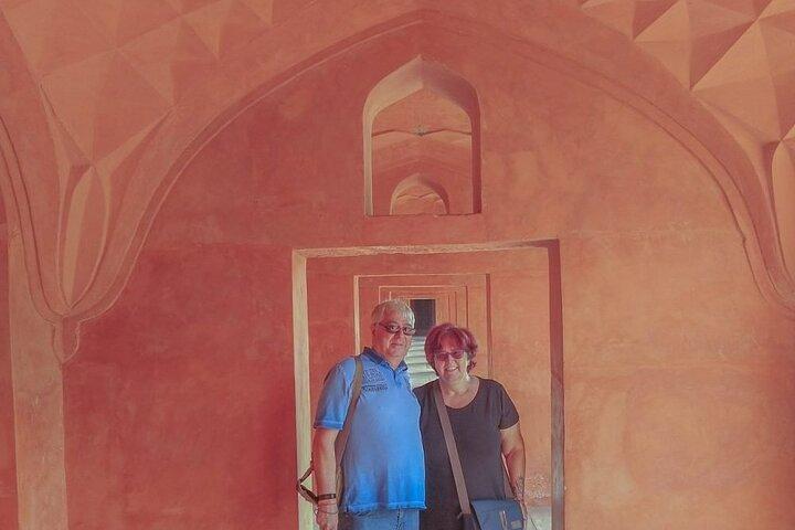 3 Hour Private Tour to the Unimaginable Beauty of Taj Mahal