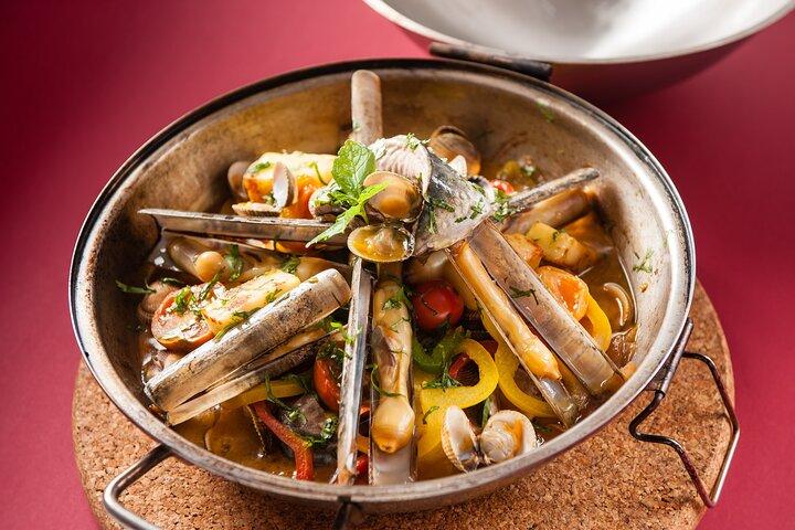 Cataplana para Todos: Da cozinha à mesa
