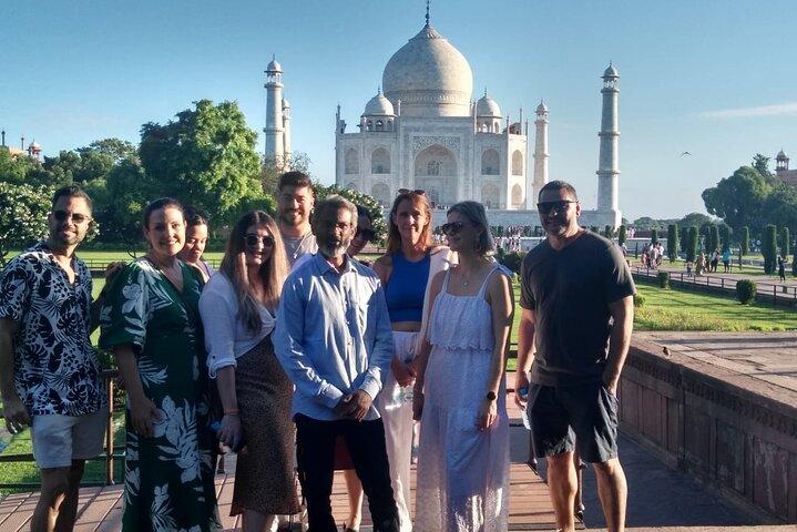Private Cultural Taj Mahal Tour by Gatimaan Express Train