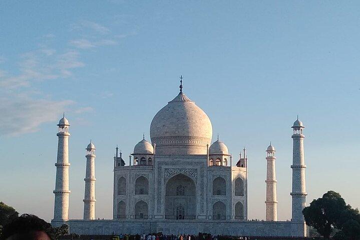 Private Cultural Taj Mahal Tour by Gatimaan Express Train
