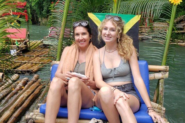 Great River Bamboo Rafting mit Kalkstein-Fußmassage und ATV von Montego Bay