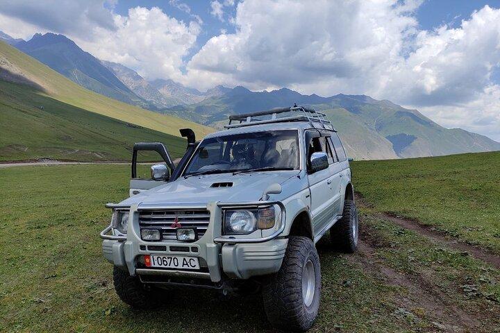 10-Hour Private SUV Tour Along the Grigorievsky and Semenovsky Gorges