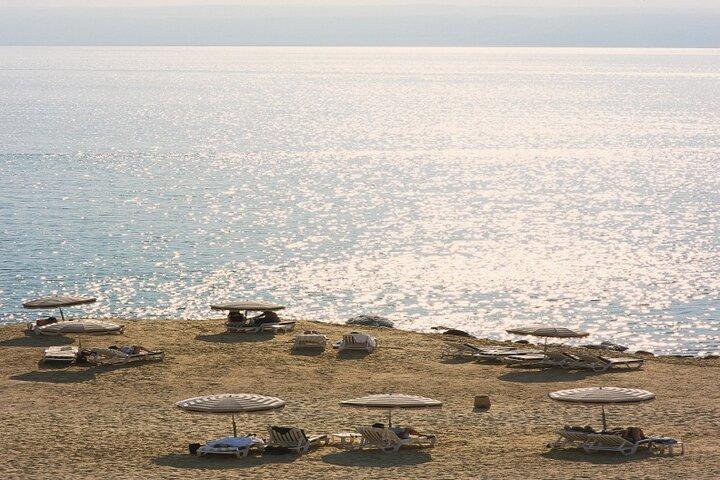 Tour privato di mezza giornata al Mar Morto da Amman.