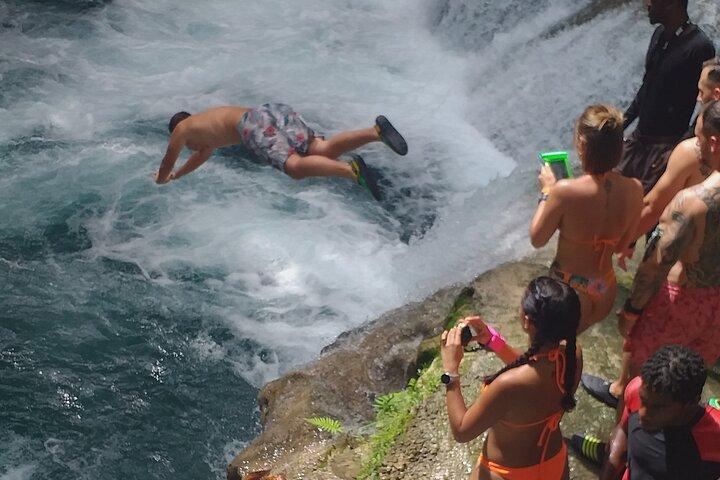Visite privée de Falmouth à Ocho Rios Blue Hole et shopping