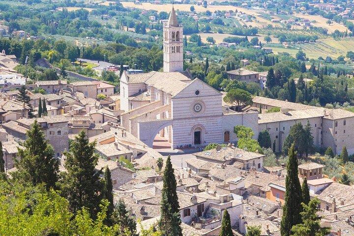 Visita ASSISI a pie con la aplicación de audioguía para smartphone