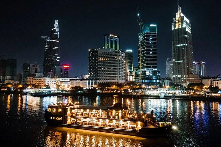 Saigon city by Night : dubbeldekker bus & diner op cruise