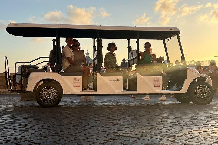 Explorez Rome avec style : Visite panier golf avec Guide privé en option