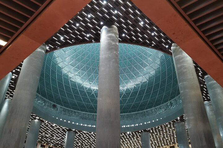 Jakarta Landmarks and Shopping Tour
