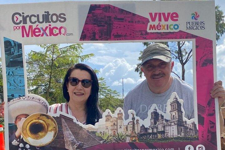 Tour privato della famiglia per visitare Monte Albán, Alebrijes e Barro Negro