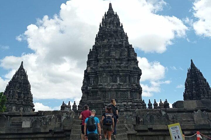 1日ツアーボロブドゥール寺院、プランバナン寺院、プラオサン寺院