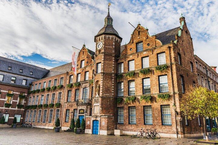 Düsseldorf chasse au trésor & Highlights visite à pied autonome