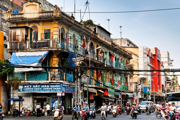 Halbtägige Ho-Chi-Minh-Stadttour mit dem Jeep Entdecken Sie das Beste von Saigon