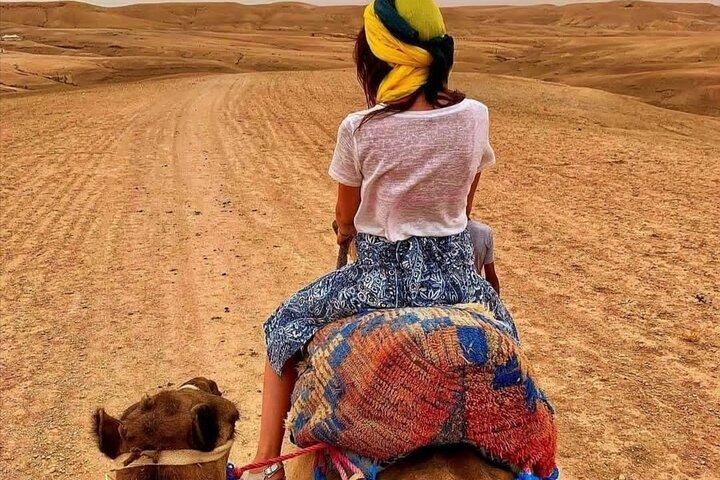 Pranzo e trekking in cammello nel deserto di Agafay Day Trip da Marrakech