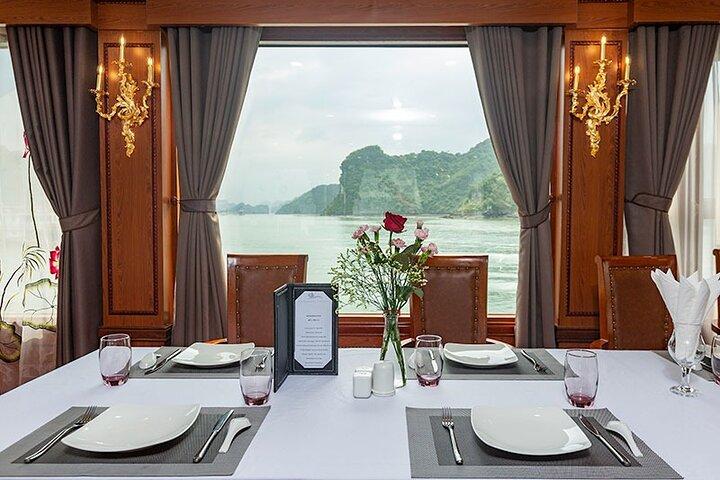 Calypso Cruise Luxury 2 dage til Halong Bay og Cat Ba Island