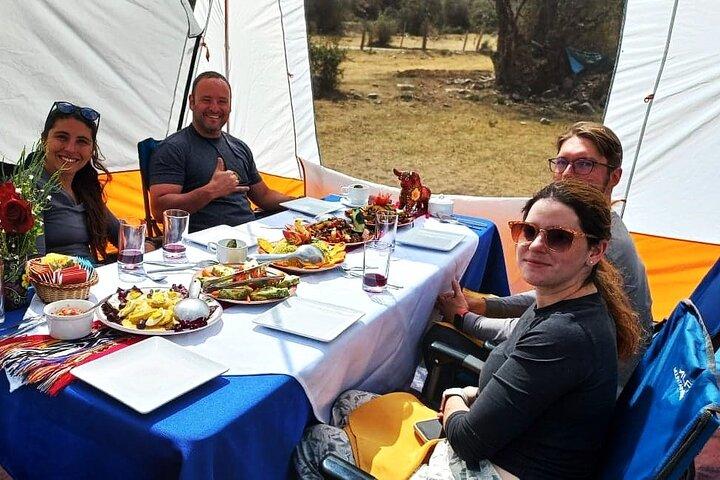 Rainbow Mountain & Red Valley Premium Tour mit Picknick