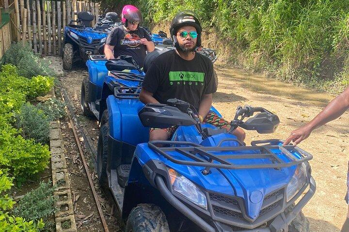 ATV Full Day Off Road Jungle Ride e tramonto da Trelawny con Pick Up