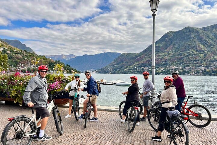 E-Bike tour Lake Como view and Swiss vineyards