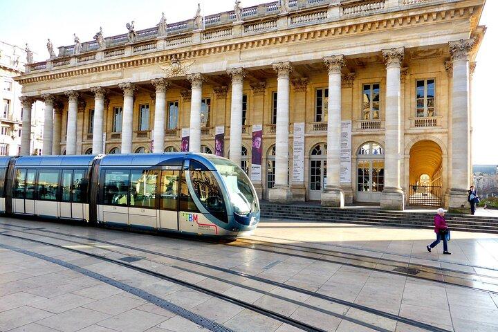 Privé - Wandeltocht het beste van Bordeaux + glas Bordeaux-wijn