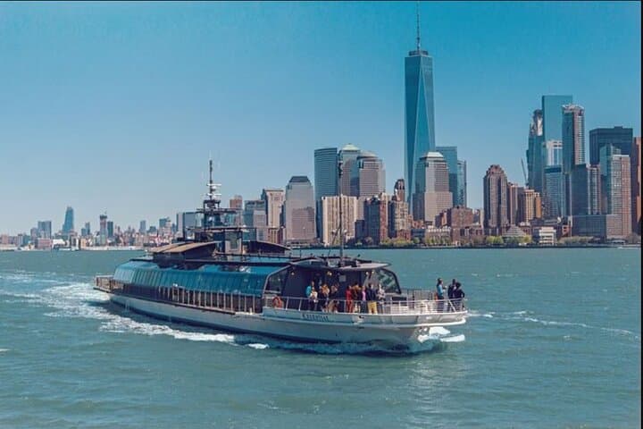 Bateaux New York Christmas Day Plated Brunch Cruise