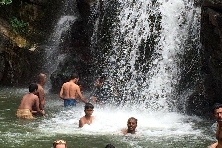 Tour privato di Galle o Kandy di un'intera giornata con una guida esperta