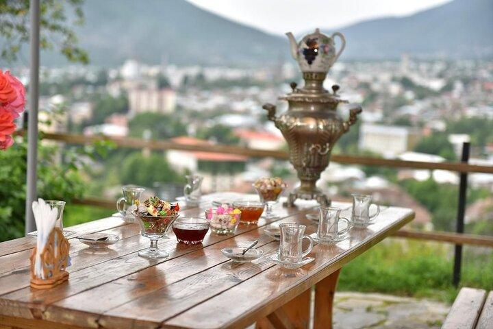 SHEKI - gammelt og smukt land (All Inclusive Tour)
