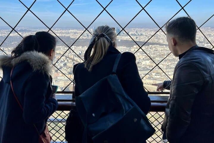 Paris: Eiffel Tower Summit Small-Group Guided Tour Max 6 People