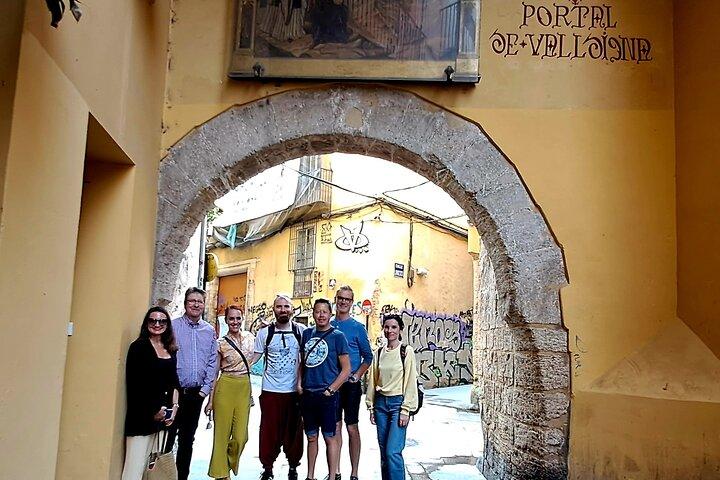 Tour de auténticas tapas valencianas con una pizca de historia