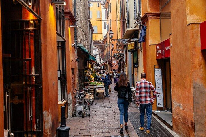 Faits saillants et joyaux cachés avec les habitants : visite privée du meilleur de Bologne