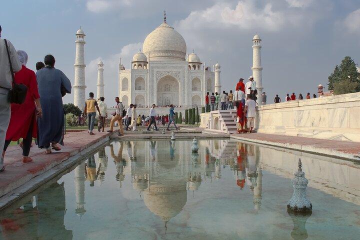 Tour privato del Taj Mahal e dei monumenti da Jaipur in auto