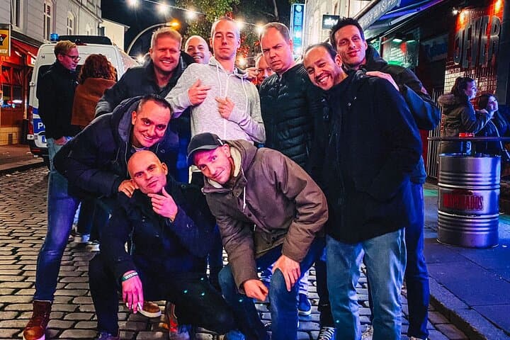 Private Hamburg Nightlife Tour: Shots & Club Entry